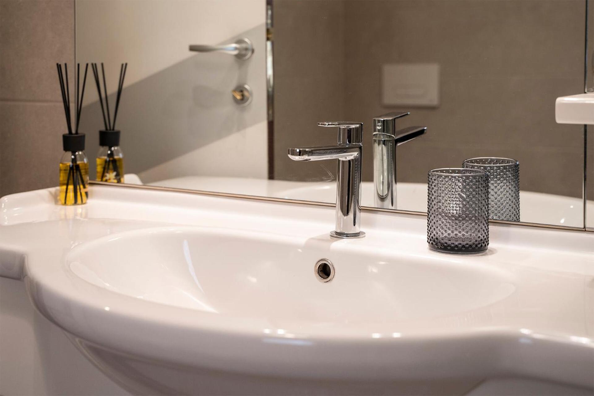 Casa Elena, 15 Minutes Walking Distance To St.peter's Church Apartamento *